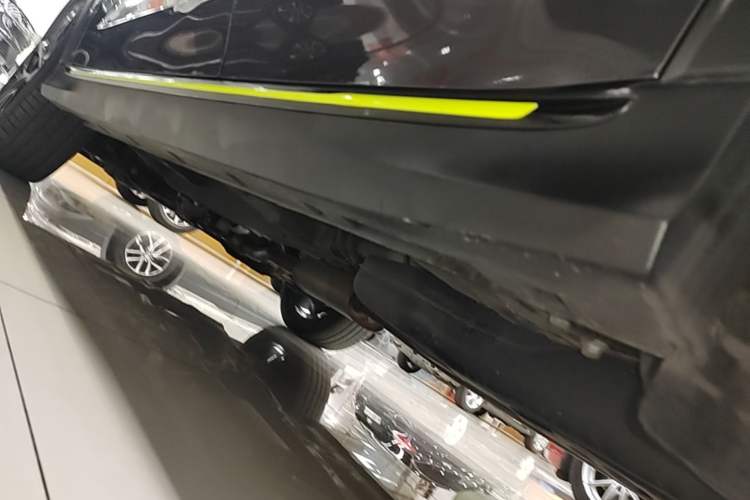 Used Roewe RX5 2021 PLUS 330TGI Automatic National Trend Intelligent Deluxe Edition Left Side Sill