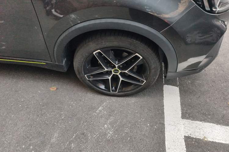 Used Roewe RX5 2021 PLUS 330TGI Automatic National Trend Intelligent Deluxe Edition Right Front Wheel Hub