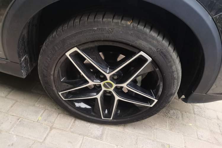 Used Roewe RX5 2021 PLUS 330TGI Automatic National Trend Intelligent Deluxe Edition Right Front Wheel Hub