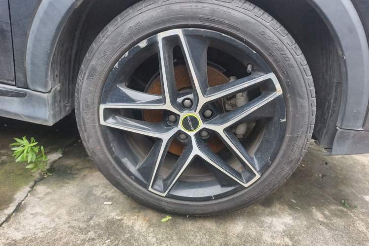 Used Roewe RX5 2021 PLUS 330TGI Automatic National Style Smart Enjoyment Edition Right Front Wheel Hub