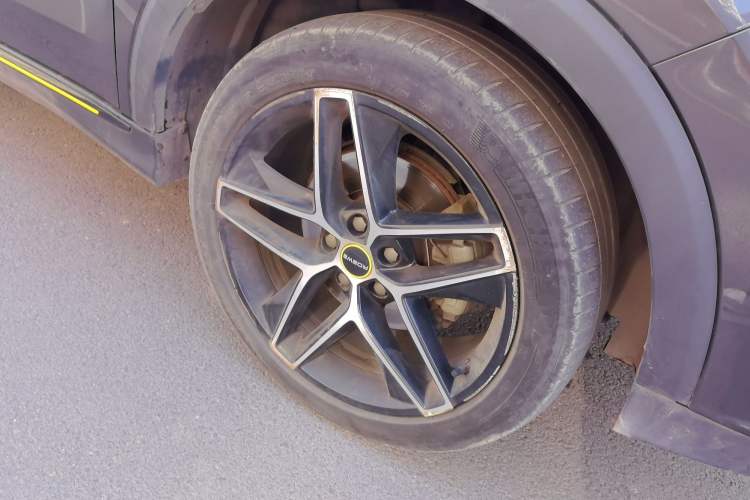 Used Roewe RX5 2021 PLUS 330TGI Automatic National Trend Intelligent Deluxe Edition Right Front Wheel Hub