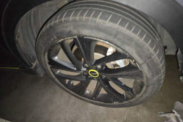 Used Roewe RX5 2021 PLUS 300TGI Automatic Ali National Trend Flagship Ronglin Edition Right Front Wheel Hub