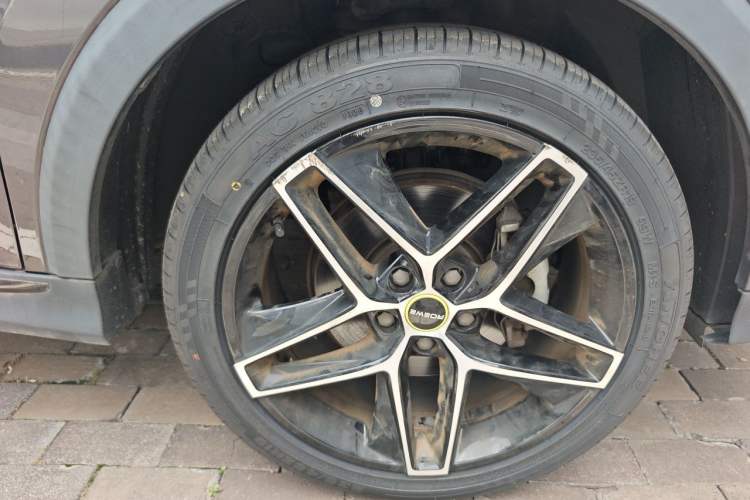 Used Roewe RX5 2021 PLUS 330TGI Automatic National Style Smart Enjoyment Edition Right Front Wheel Hub