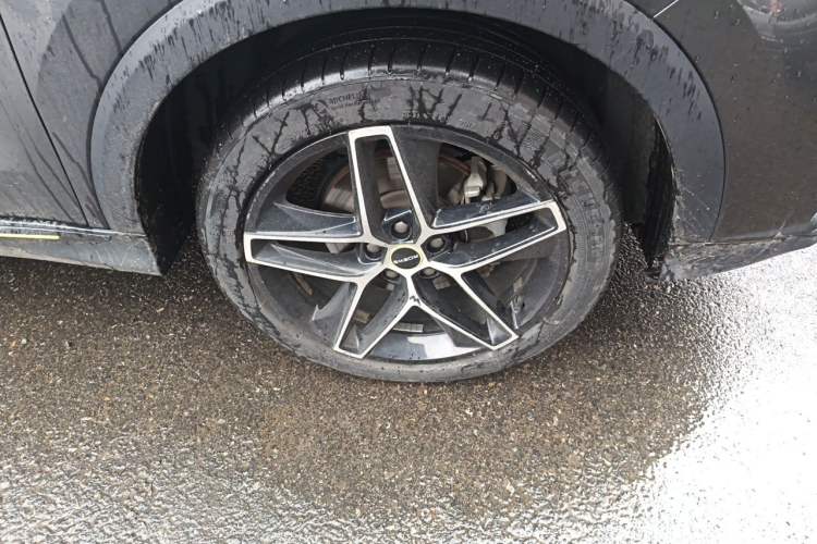 Used Roewe RX5 2021 PLUS 330TGI Automatic National Trend Intelligent Deluxe Edition Right Front Wheel Hub