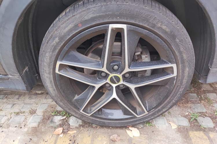 Used Roewe RX5 2021 PLUS 330TGI Automatic National Trend Intelligent Deluxe Edition Right Front Wheel Hub
