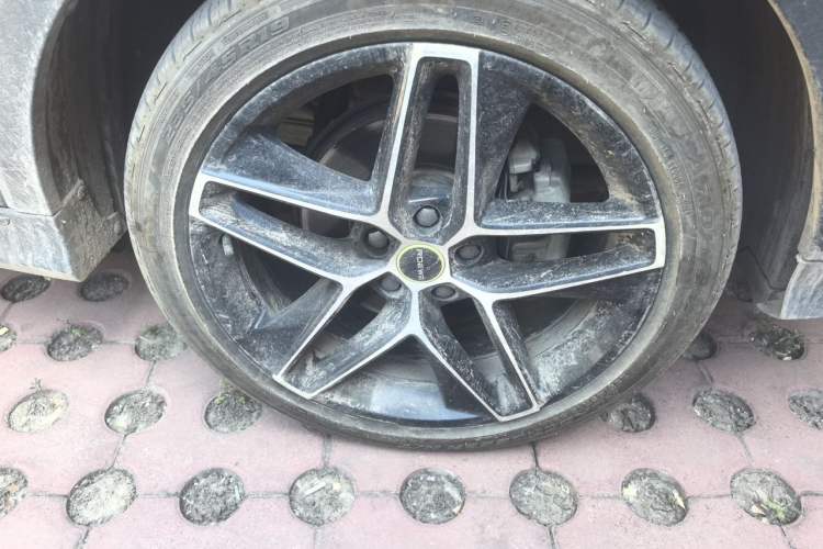 Used Roewe RX5 2021 PLUS 330TGI Automatic National Trend Intelligent Deluxe Edition Right Front Wheel Hub