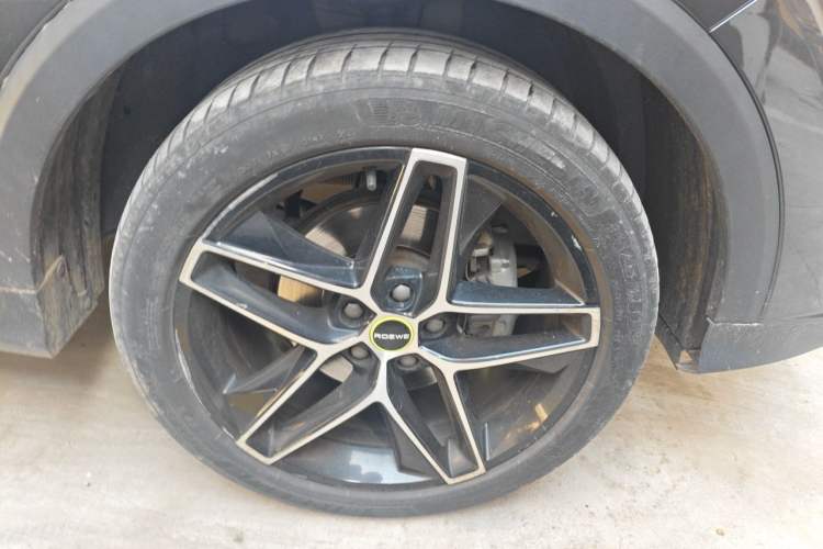 Used Roewe RX5 2021 PLUS 330TGI Automatic National Trend Intelligent Deluxe Edition Right Front Wheel Hub