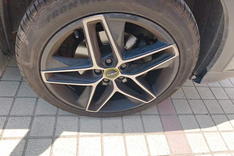 Used Roewe RX5 2021 PLUS 330TGI Automatic National Trend Intelligent Deluxe Edition Right Front Wheel Hub