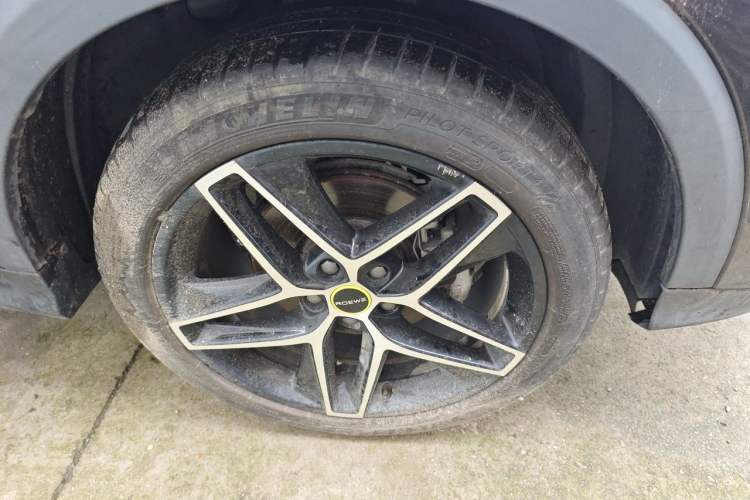 Used Roewe RX5 2021 PLUS 330TGI Automatic National Trend Intelligent Deluxe Edition Right Front Wheel Hub