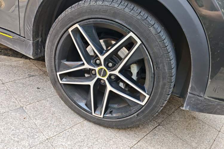Used Roewe RX5 2021 PLUS 330TGI Automatic National Trend Intelligent Deluxe Edition Right Front Wheel Hub