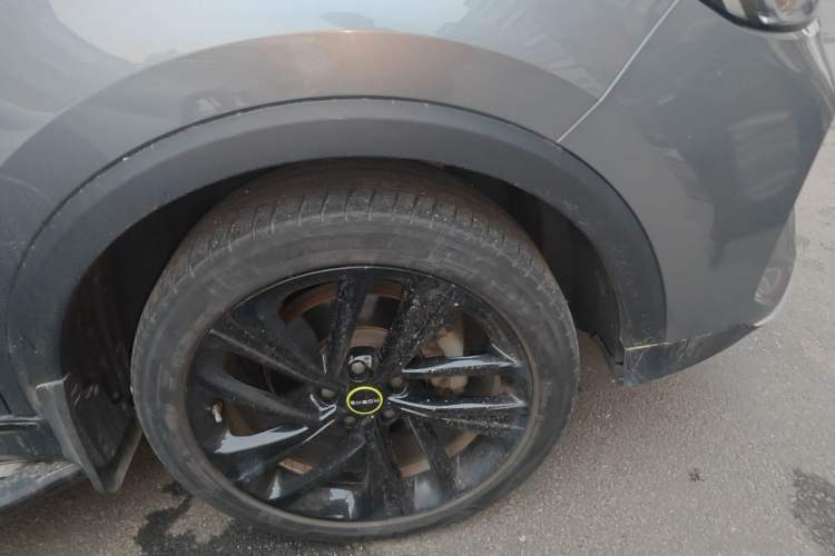 Used Roewe RX5 2021 PLUS 300TGI Automatic Ali National Trend Flagship Ronglin Edition Right Front Wheel Hub