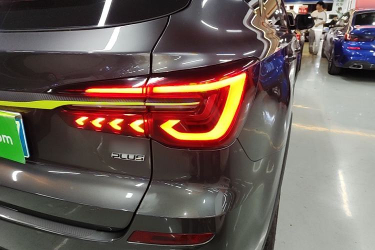 Used Roewe RX5 2021 PLUS 330TGI Automatic National Trend Intelligent Deluxe Edition Right Rear Taillight