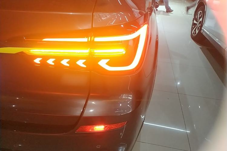 Used Roewe RX5 2021 PLUS 330TGI Automatic National Style Smart Luxury Edition Right Rear Taillight