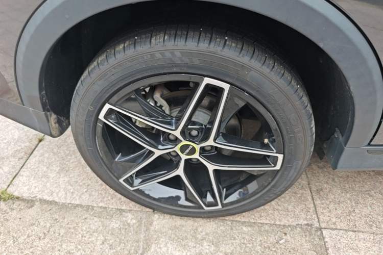 Used Roewe RX5 2021 PLUS 330TGI Automatic National Style Smart Enjoyment Edition Right Rear Wheel Hub