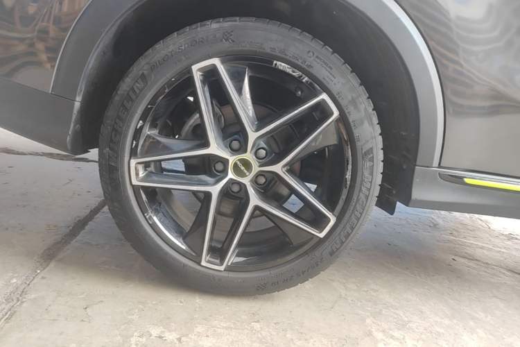 Used Roewe RX5 2021 PLUS 330TGI Automatic National Trend Intelligent Deluxe Edition Right Rear Wheel Hub