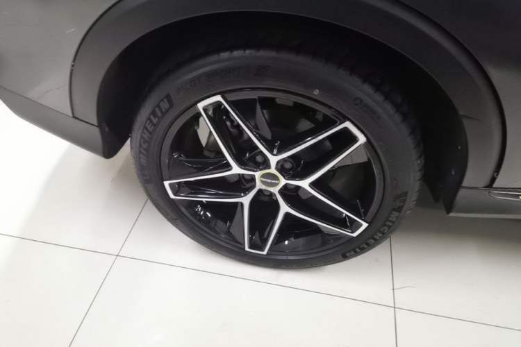 Used Roewe RX5 2021 PLUS 330TGI Automatic National Style Smart Enjoyment Edition Right Rear Wheel Hub
