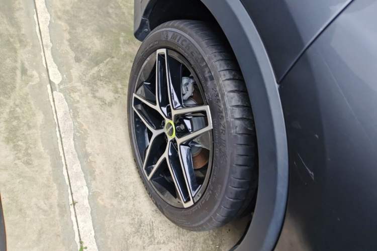 Used Roewe RX5 2021 PLUS 330TGI Automatic National Trend Intelligent Deluxe Edition Right Rear Wheel Hub