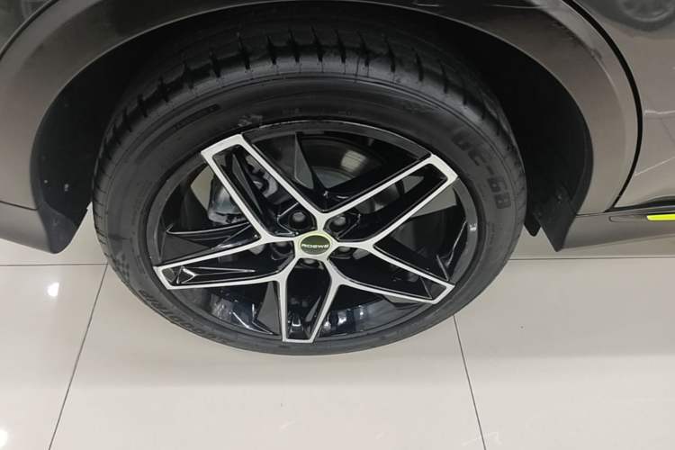 Used Roewe RX5 2021 PLUS 330TGI Automatic National Trend Intelligent Deluxe Edition Right Rear Wheel Hub