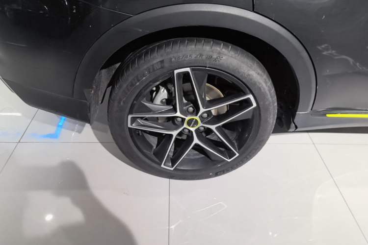 Used Roewe RX5 2021 PLUS 330TGI Automatic National Trend Intelligent Deluxe Edition Right Rear Wheel Hub