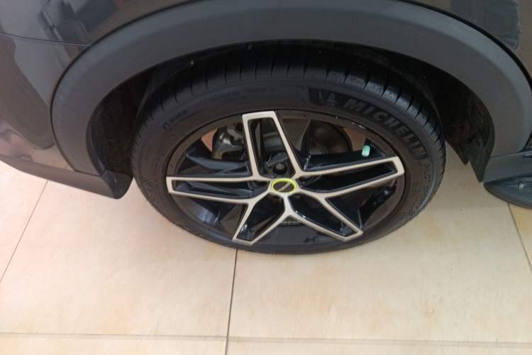 Used Roewe RX5 2021 PLUS 330TGI Automatic National Style Smart Enjoyment Edition Right Rear Wheel Hub