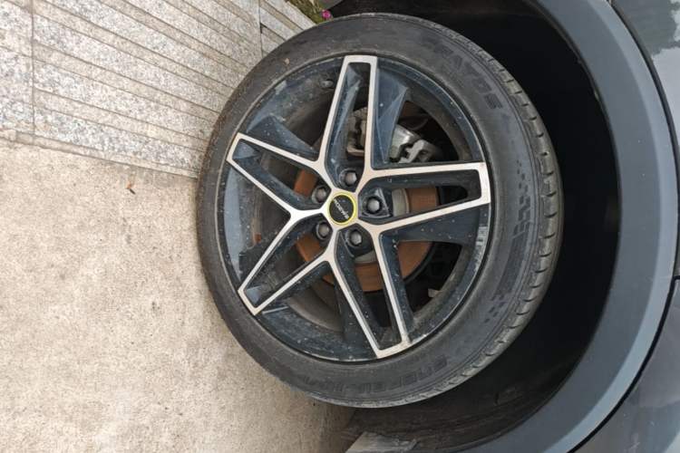 Used Roewe RX5 2021 PLUS 330TGI Automatic National Trend Intelligent Deluxe Edition Right Rear Wheel Hub