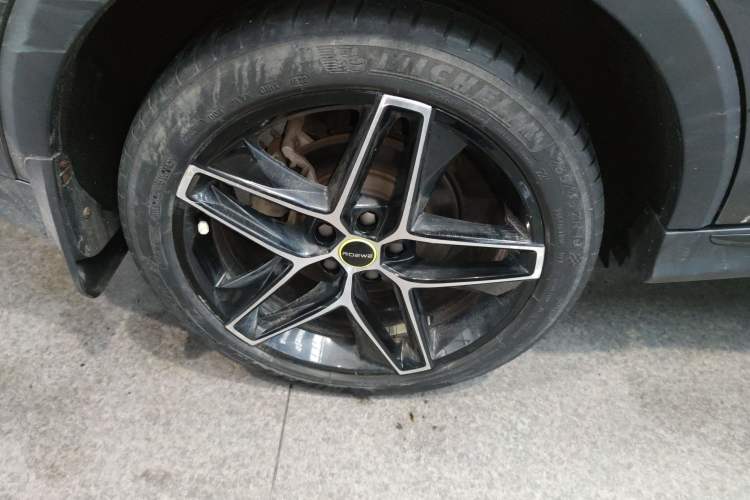 Used Roewe RX5 2021 PLUS 330TGI Automatic National Style Smart Enjoyment Edition Right Rear Wheel Hub