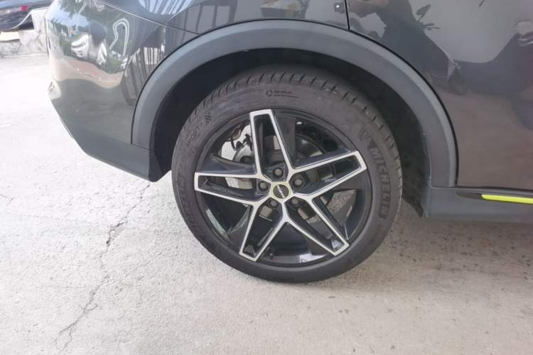 Used Roewe RX5 2021 PLUS 330TGI Automatic National Trend Intelligent Deluxe Edition Right Rear Wheel Hub