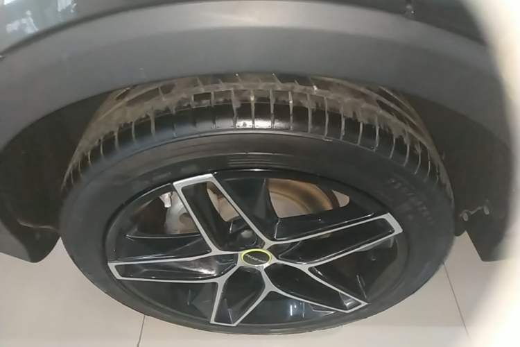 Used Roewe RX5 2021 PLUS 330TGI Automatic National Style Smart Luxury Edition Right Rear Wheel Hub