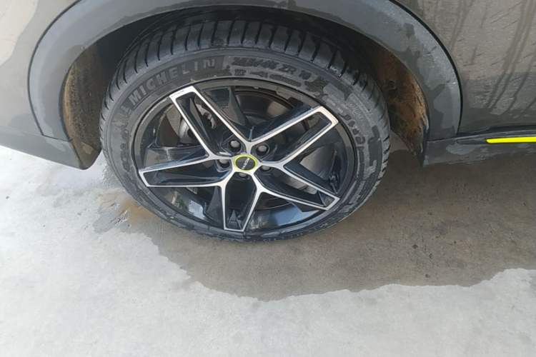 Used Roewe RX5 2021 PLUS 330TGI Automatic National Style Smart Enjoyment Edition Right Rear Wheel Hub