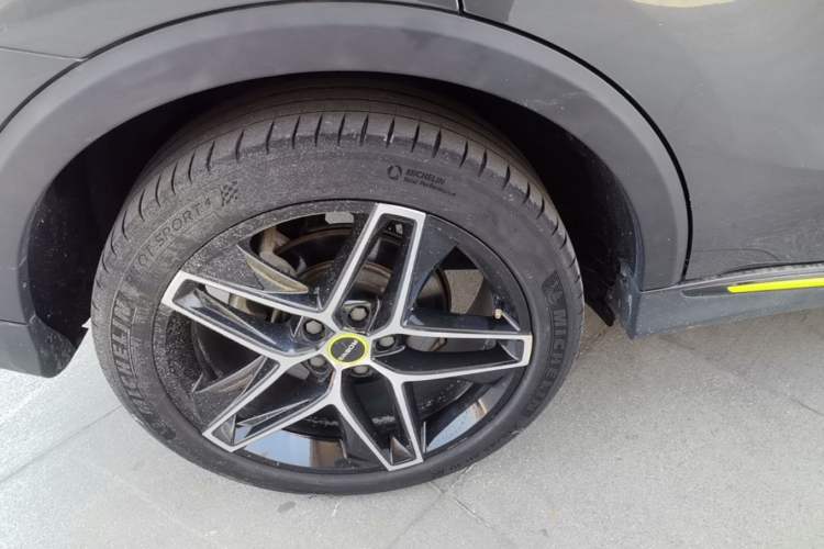 Used Roewe RX5 2021 PLUS 330TGI Automatic National Trend Intelligent Deluxe Edition Right Rear Wheel Hub