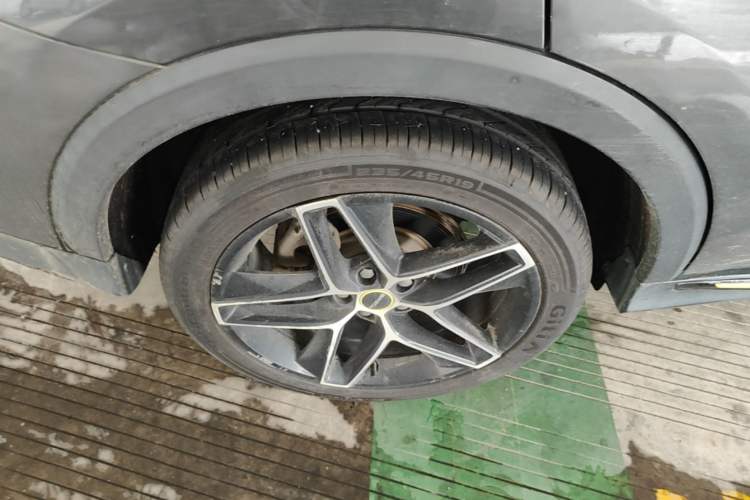 Used Roewe RX5 2021 PLUS 330TGI Automatic National Style Smart Enjoyment Edition Right Rear Wheel Hub
