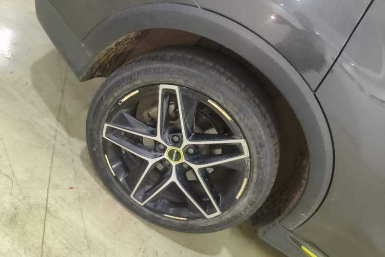 Used Roewe RX5 2021 PLUS 330TGI Automatic National Trend Intelligent Deluxe Edition Right Rear Wheel Hub