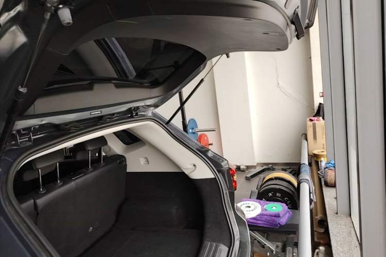 Used Roewe RX5 2021 PLUS 330TGI Automatic National Style Smart Enjoyment Edition Trunk