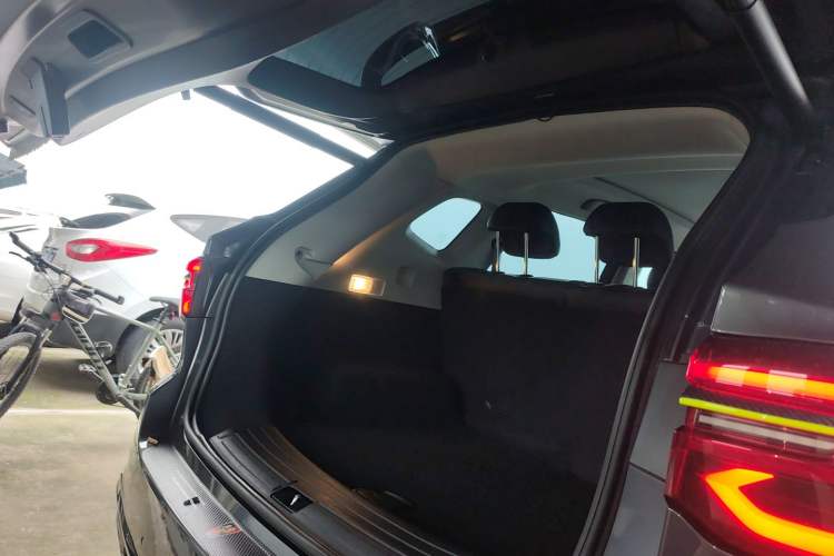 Used Roewe RX5 2021 PLUS 330TGI Automatic National Trend Intelligent Deluxe Edition Trunk