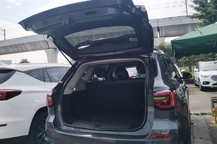 Used Roewe RX5 2021 PLUS 330TGI Automatic National Style Smart Enjoyment Edition Trunk