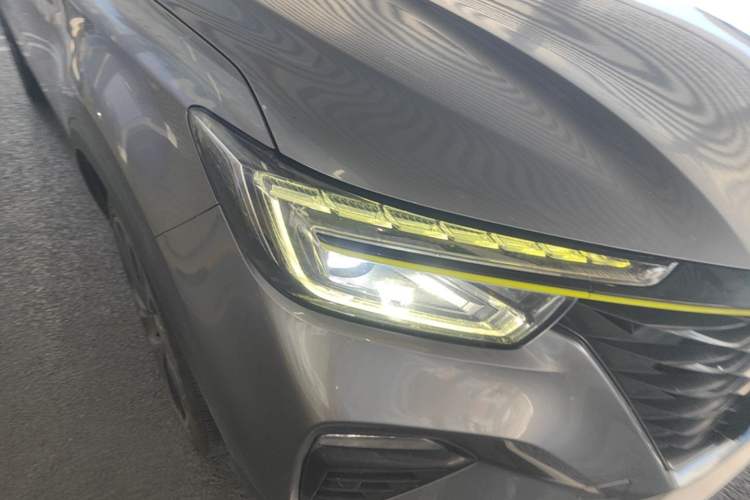 Used Roewe RX5 2021 PLUS 300TGI Automatic Ali National Trend Flagship Ronglin Edition Right Front Headlight