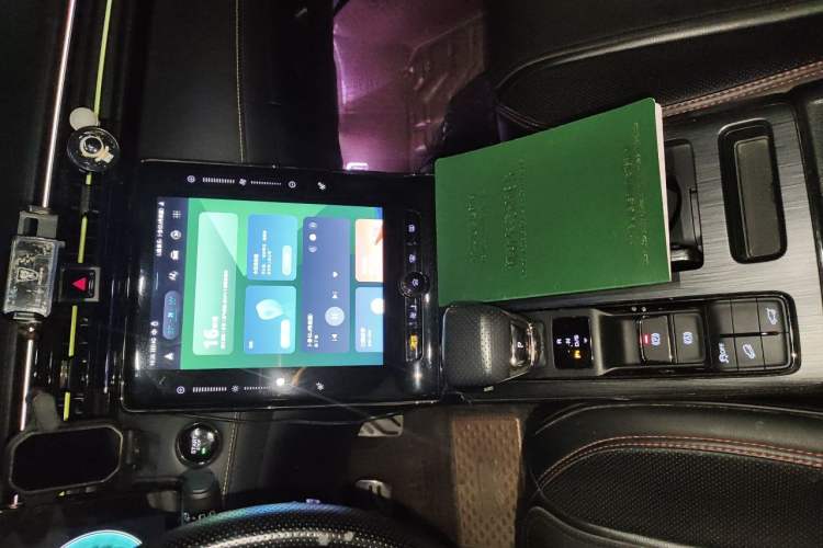 Used Roewe RX5 2021 PLUS 330TGI Automatic National Style Smart Luxury Edition Audio And AC Panel