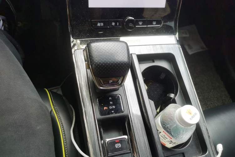 Used Roewe RX5 2021 PLUS 330TGI Automatic National Trend Intelligent Deluxe Edition Gear Lever