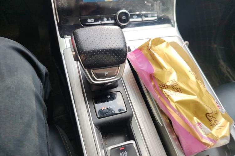 Used Roewe RX5 2021 PLUS 300TGI Automatic Ali National Trend Flagship Ronglin Edition Gear Lever