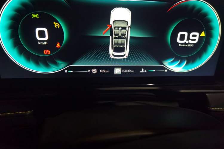 Used Roewe RX5 2021 PLUS 330TGI Automatic National Style Smart Enjoyment Edition Odometer Close Up