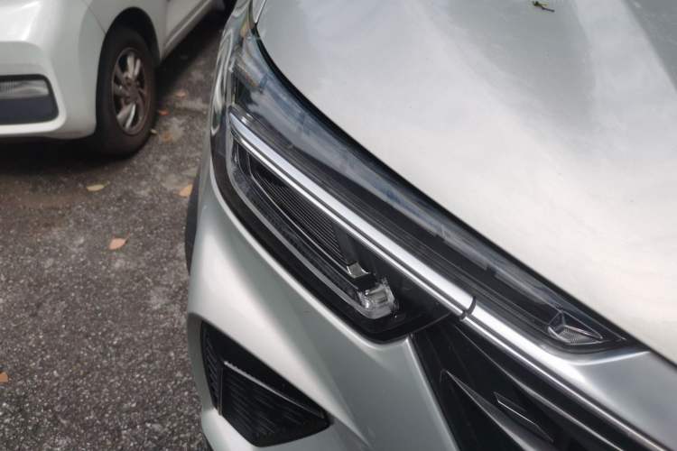Used Roewe RX5 2021 PLUS 330TGI Automatic National Trend Intelligent Deluxe Edition Right Front Headlight