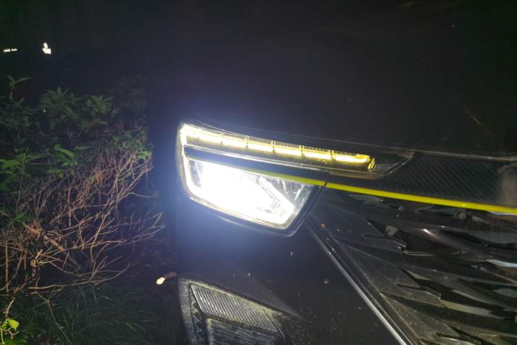 Used Roewe RX5 2021 PLUS 330TGI Automatic National Style Smart Enjoyment Edition Right Front Headlight