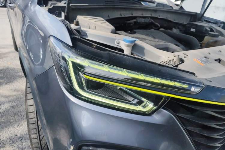 Used Roewe RX5 2021 PLUS 300TGI Automatic Ali National Trend Flagship Ronglin Edition Right Front Headlight