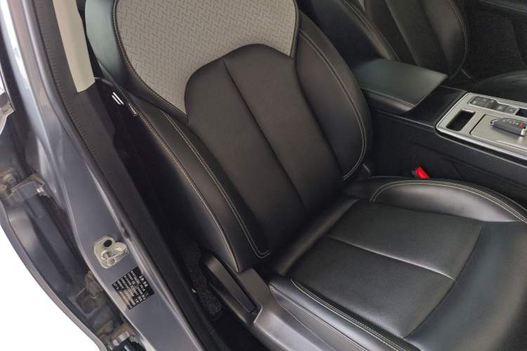 Used Roewe RX5 2021 PLUS 300TGI Automatic Ali National Trend Flagship Ronglin Edition Right Front Seat
