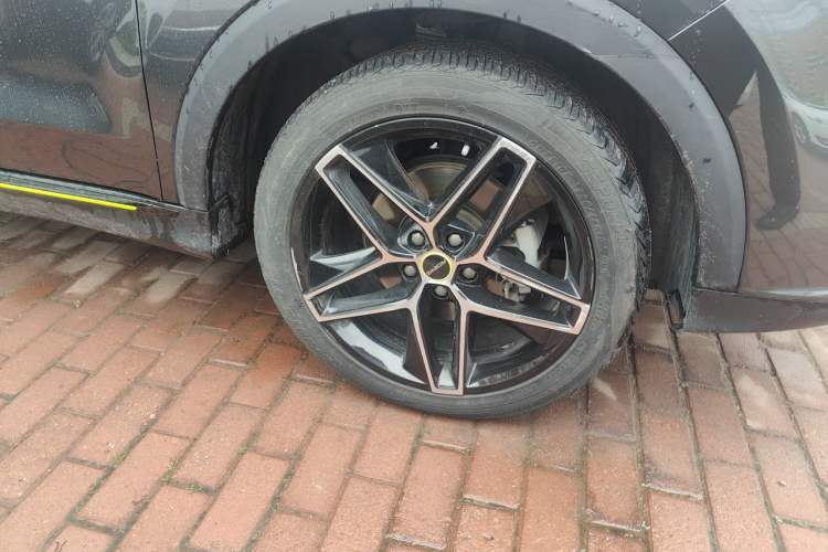 Used Roewe RX5 2021 PLUS 330TGI Automatic National Style Smart Enjoyment Edition Right Front Wheel Hub
