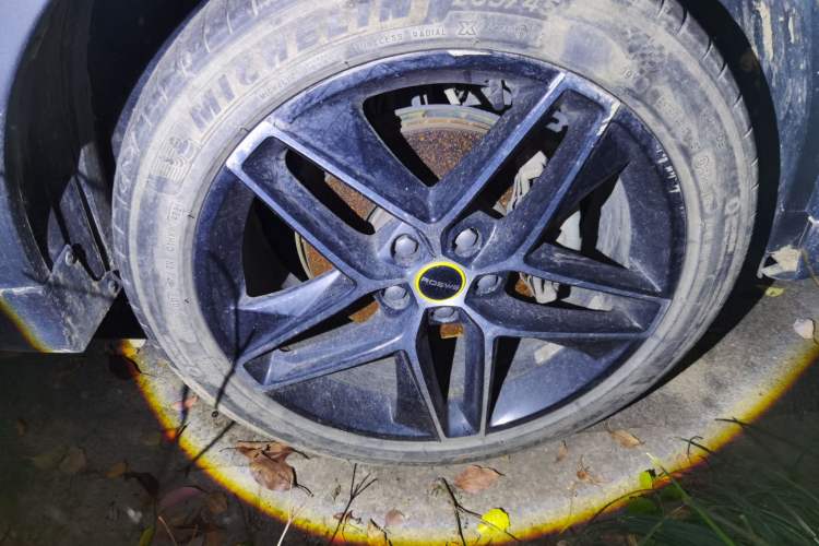 Used Roewe RX5 2021 PLUS 330TGI Automatic National Style Smart Enjoyment Edition Right Front Wheel Hub