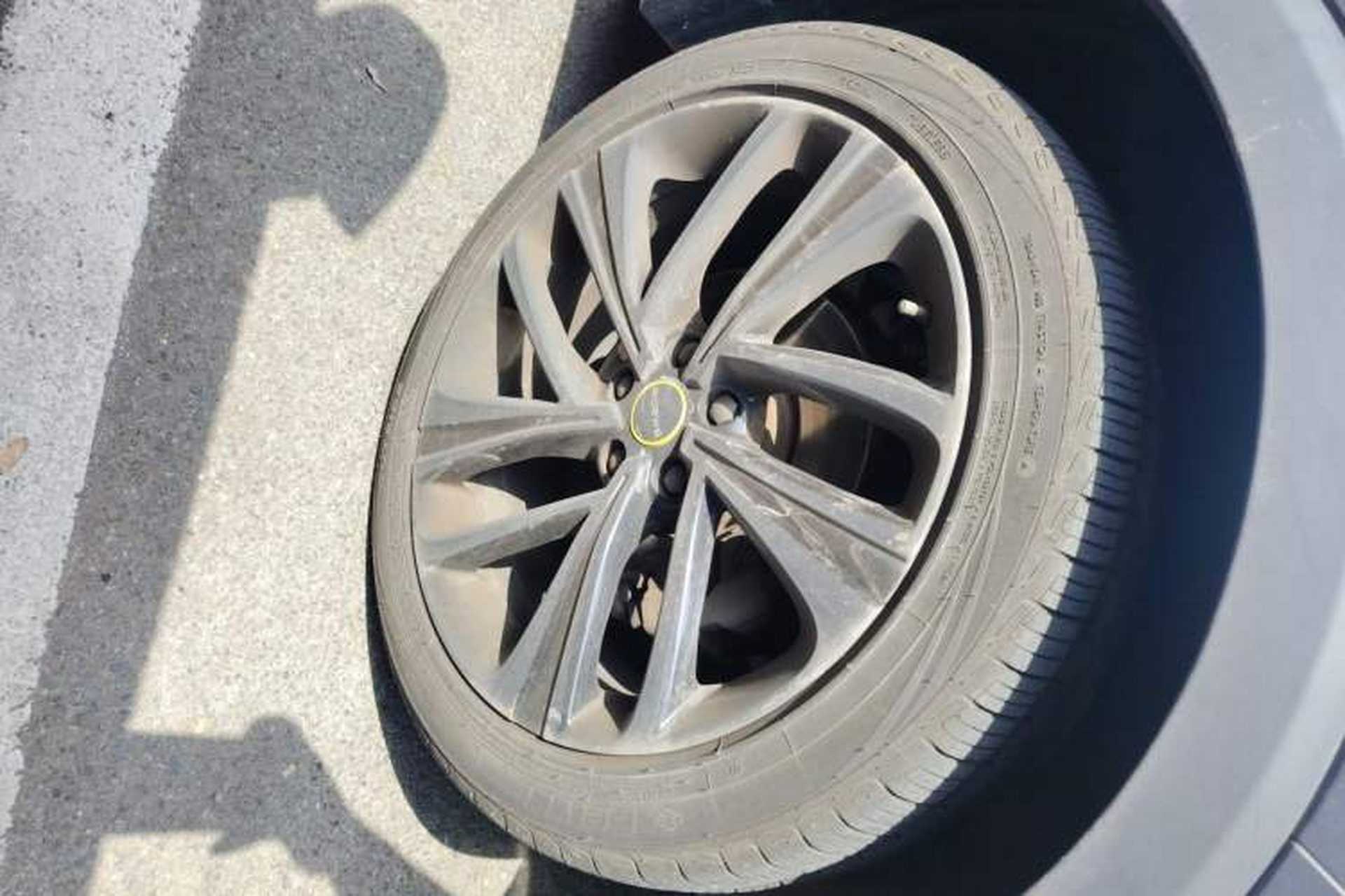 Used Roewe RX5 2021 PLUS 300TGI Automatic Ali National Trend Flagship Ronglin Edition Right Front Wheel Hub