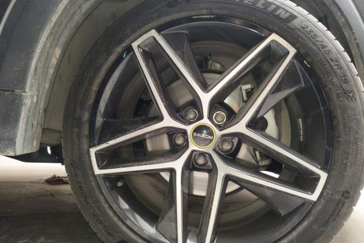 Used Roewe RX5 2021 PLUS 330TGI Automatic National Style Smart Luxury Edition Right Front Wheel Hub