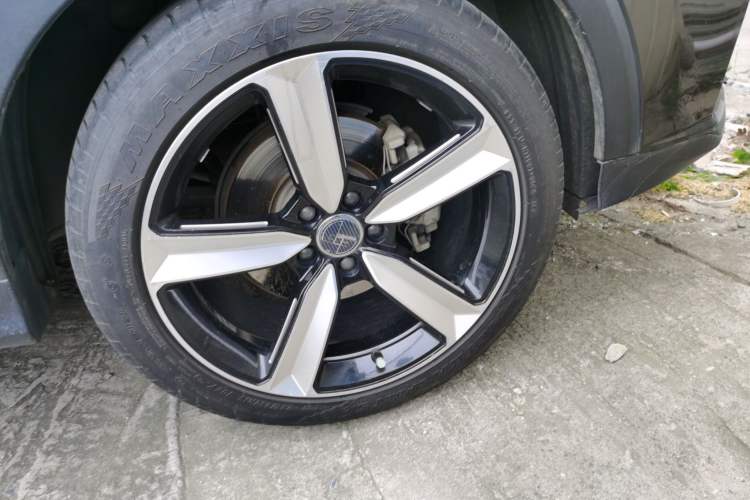 Used Roewe RX5 2021 PLUS 330TGI Automatic National Style Smart Enjoyment Edition Right Front Wheel Hub