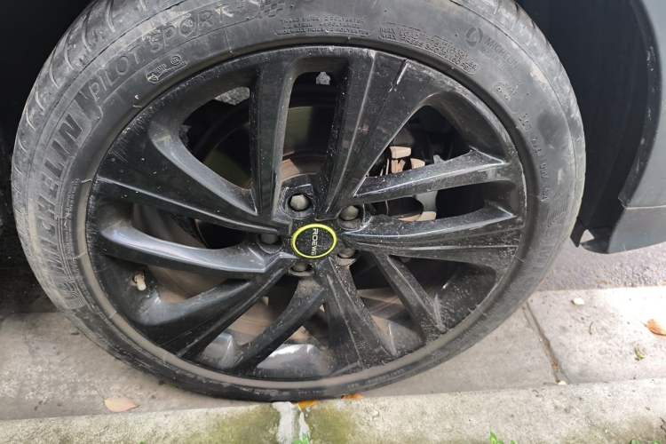 Used Roewe RX5 2021 PLUS 300TGI Automatic Ali National Trend Luxury Ronglin Edition Right Front Wheel Hub